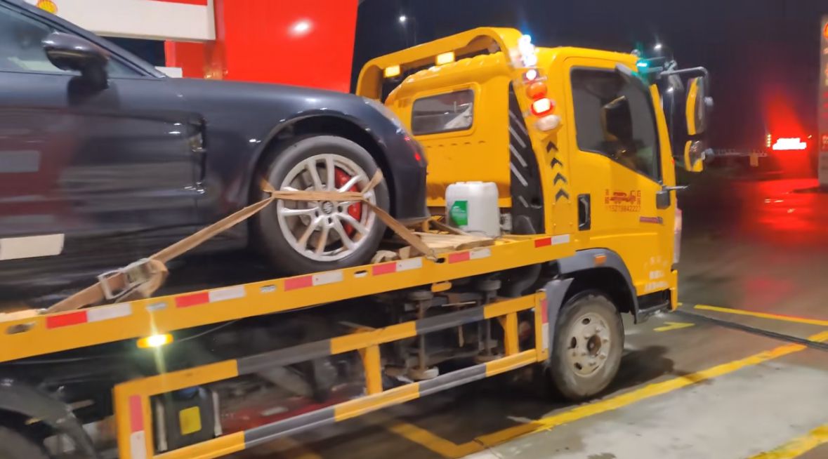 江苏行车途中遇到突发状况该如何呼叫道路救援？